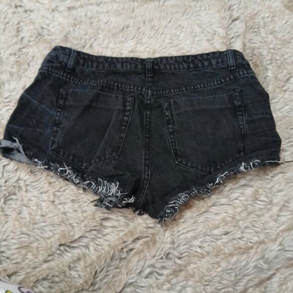 The Frayed Mid Rise Black Distressed Denim Shorts Women’s Size 10 Raw Hem Button - Picture 6 of 8